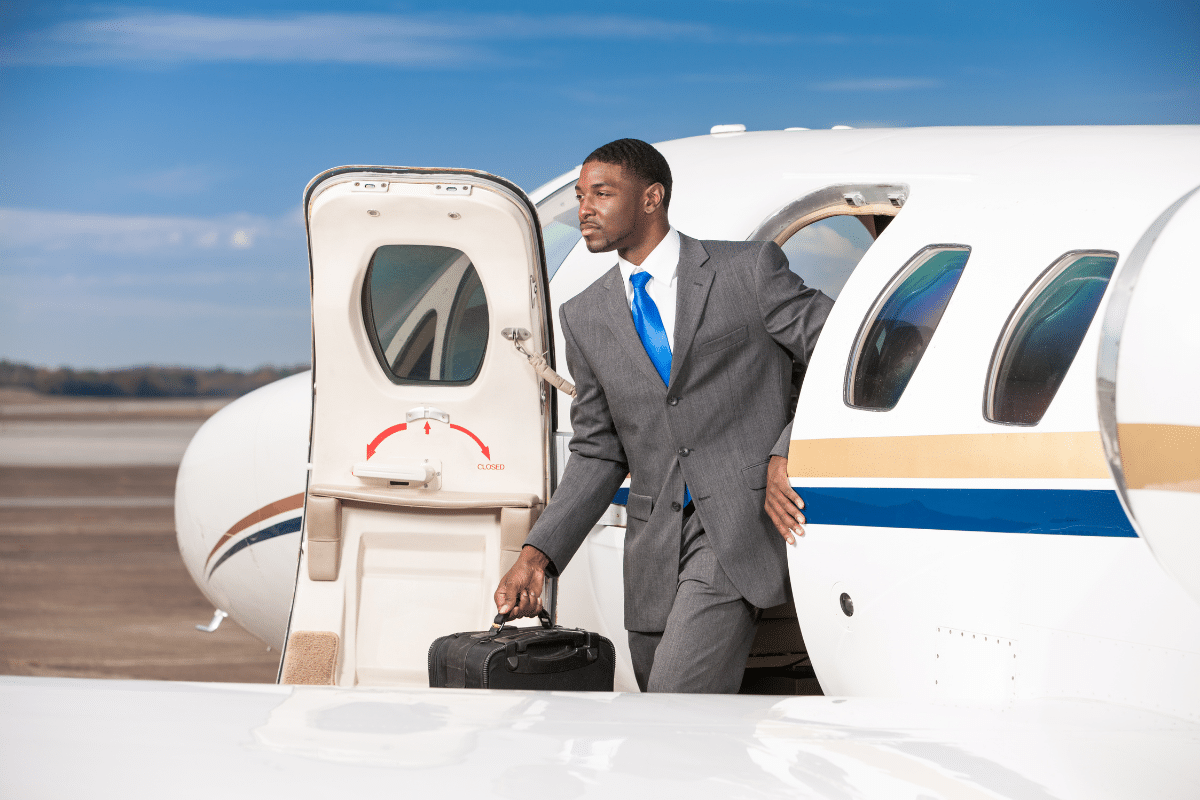 Private Jet vs. Commercial Airlines 3 Things Businesses Should Know